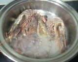 A picture of step 1 of Caramelized Tiger Prawns.