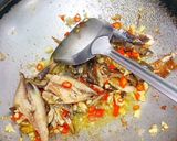 รูปขั้นตอนการทำที่ 2 ของ ข้าวผัดปลาทู
