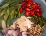 Foto langkah ke 1 dari resep Tumis tongkol sereh.