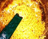 Foto langkah ke 4 dari resep Mie goreng sosis Suke #antiribet #cookpadmamah #wangdilers😘😘.