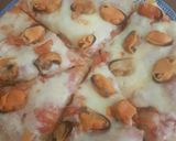 Foto del paso 6 de la receta: Pizza con mejillones al sartén SIN SAL