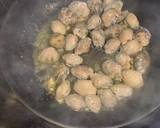 Foto del paso 3 de la receta: Almejas en salsa vieja