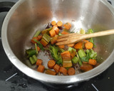 Foto del paso 4 de la receta: Guiso de garbanzos y jarrete de tudanca