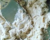 A picture of step 3 of Jowar bhakri.