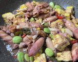 Foto langkah ke 5 dari resep Tumis Cumi Asin Pete Jagung.