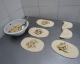 Foto del paso 3 de la receta: Empanadas de hojaldre con pollo
