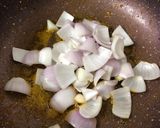 A picture of step 7 of Egg Do Pyaza.