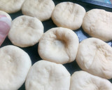 Foto del paso 6 de la receta: Facturas de Manteca, con crema pastelera y membrillo 😊