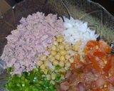 Foto del paso 3 de la receta: Ensalada de garbanzos, huevo y atún