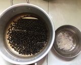 Hình bước làm 1 của món Chè đậu đen bột khoai