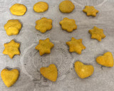 A picture of step 12 of Avocado Biscuits.