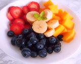 Foto del paso 2 de la receta: Ensalada de frutas 🍓🥭🍌🫐