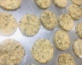 Foto del paso 4 de la receta: GALLETITAS CROCANTES (SALADAS) SABOR 🌿ALBAHACA 🌿 Y 🧄 AJO 🧄