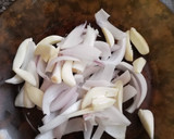 Foto del paso 2 de la receta: Pollo con vino y cerveza