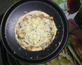 A picture of step 6 of Chicken pizza.