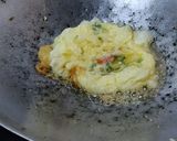 Gambar langkah 3 resipi Telur Dadar crispy.