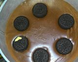 Foto langkah ke 5 dari resep Puding Brownies Topping Oreo.