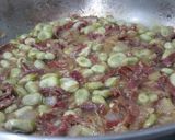 A picture of step 6 of Broad beans and ham Spanish style.