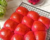 Foto langkah ke 9 dari resep Roti Sobek Buah Naga.