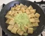 Foto del passaggio 6 della ricetta Mezzi paccheri ondulati con crema di zucchine, crema di gorgonzola e buccia di zucchine fritta