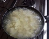 Foto del paso 3 de la receta: Puré de papas dos quesos con jamón y verdeo