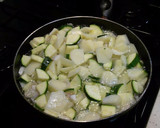 Foto del paso 3 de la receta: Tortilla de patata y calabacín