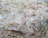 รูปขั้นตอนการทำที่ 1 ของ เบอร์เกอร์หมูกับสลัดผักต้ม