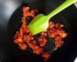 Foto langkah ke 2 dari resep Ayam Suwir Pedas.