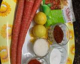 A picture of step 1 of झणझणीत गाजर लोणचे.