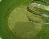 Foto langkah ke 2 dari resep Matcha Roll Cake (Bolu Gulung Matcha).