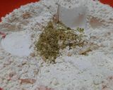 Foto del paso 2 de la receta: Pancitos con salame y semillas