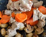 Hình bước làm 9 của món Món Pháp Blanquette De Veau - Thịt Bê Hầm Cà Rốt Nấm Phủ Sốt Bơ Trứng