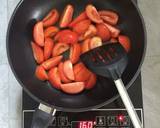 รูปขั้นตอนการทำที่ 1 ของ มะเขือเทศผัดไข่ (สไตล์ป้าซ่าส์)