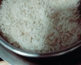 A picture of step 1 of Veg Tawa poulao.