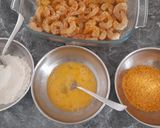 عکس مرحله 2 از دستور میگو با سس رمولاد