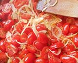 Une image de l'étape 1 de Pâtes au thon et tomates cerises.