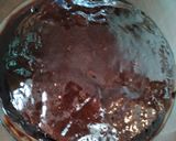 Foto del paso 3 de la receta: Pastel terciopelo rojo con plátano cubierto frosting de chocolate