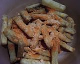 Foto langkah ke 4 dari resep Stik Ubi Rasa Balado.