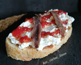 Foto del paso 6 de la receta: Tosta de anchoas y requesón
