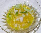 Foto langkah ke 2 dari resep Telur bawang bombay.