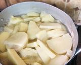A picture of step 1 of Cooked yam with egg & spinach sauce🍽🥚🌶🍅🧅.