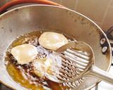 A picture of step 5 of Khasta masala mathri 😋😋😋.