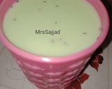 A picture of step 4 of Ice cream shake.