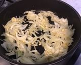 Une image de l'étape 5 de Bœuf épicé aux courgettes, oignons et persil.