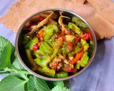 Foto langkah ke 5 dari resep Tumis Pare Ikan Asap.