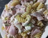 Foto del paso 8 de la receta: Fideos con crema, pollo, jamón y cebolla de verdeo