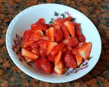 Foto langkah ke 1 dari resep Korean fresh strawberry milk.