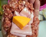 Foto del paso 1 de la receta: Hamburguesas rellenas, papas con cheddar y cebollín, pan casero