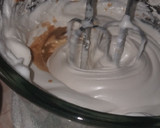 Foto del paso 3 de la receta: Merengue de suspiros🌰💗