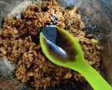 A picture of step 4 of Choco cornflakes ladoos.